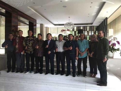 Pertanyakan Kekosongan Posisi Wagub dan Ketua DPRD, Petinggi 7 Parpol Riau Temui Ketum Golkar