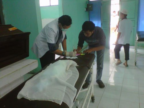 Jasad Bayi yang Ditemukan Warga di Semak Dimakamkan Pihak RSUD Indrasari