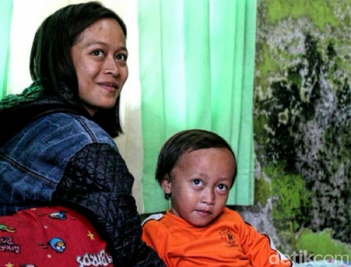 Saat USG Hanya 2 Bayi, Wanita Muda di Sukabumi Ini Kaget Lahirkan Bayi Kembar 4