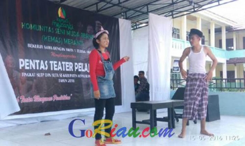 Ikuti Festival Teater Remaja se-Riau di Pekanbaru, Sanggar Seni SMANDA Tebingtinggi Bawa Dukun