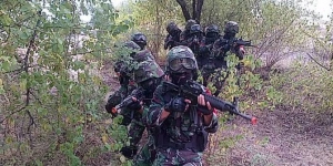 GoRiau Ditembak Kelompok Bersenjata, 2 Prajurit TNI Tewas Saat Akan Antarkan Makanan untuk Anak-anak