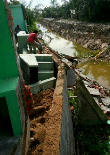 Bukannya Bermanfaat, Proyek Rehabilitasi Saluran Sekunder di Kelurahan Kampung Dagang Rengat Malah Jadi Petaka