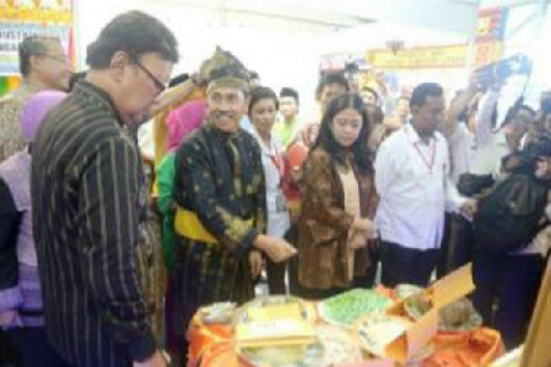 Pameran Produk Budaya Indonesia di TMII, Stand Kabupaten Siak Dikunjungi Tiga Menteri, Syamsuar: Ini Upaya Kita Dorong Pariwisata Daerah