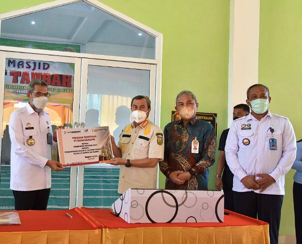 Bank Riau Kepri Serahkan CSR kepada Pemprov Riau untuk Lapas Narkotika Kelas IIB Rumbai
