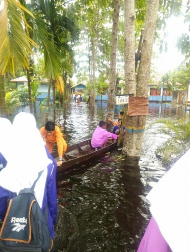 Tiga Desa di Batangtuaka Inhil Terendam Banjir, Warga Terpaksa Mengungsi dan Sekolah Diliburkan