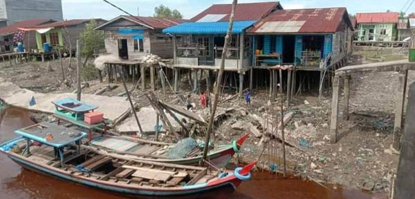 Tiang Roboh, Jalan Bandar Baru Teluk Pulai Rusak Berat