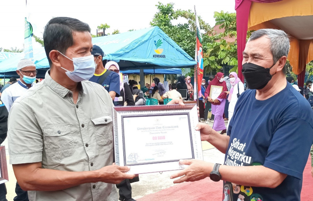 Bantu Pemerintah Tangani Covid-19, GoRiau.com Terima Penghargaan dari Gubernur Riau