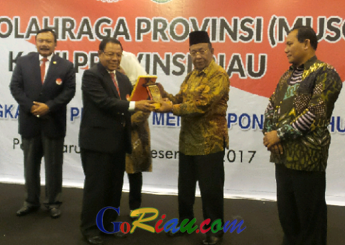 Wagubri Apresiasi Kepemimpinan Emrizal Pakis di KONI Riau Membina Atlet Daerah Hingga Berprestasi di Nasional