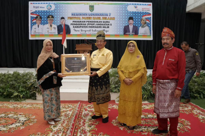 GoRiau Bupati Inhil Raih 2 Penghargaan Bidang Pendidikan