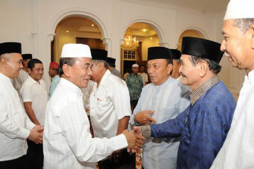 Tempati Rumah Dinas, Gubri Annas Maamun Gelar Syukuran