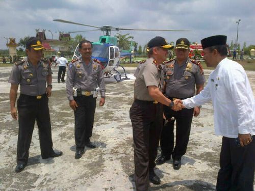Kapolda Riau Hanya Ganti Mobil di Halaman Kantor Bupati Pelalawan
