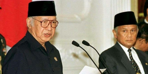 Soeharto Lengser Setelah Ditinggalkan Orang-orang Kepercayaannya