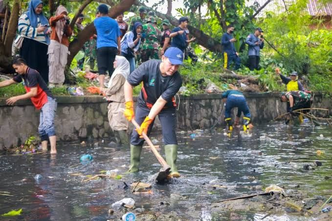 Darurat Sampah Pekanbaru, Wali Kota Ancam Copot Camat yang Berkinerja Buruk