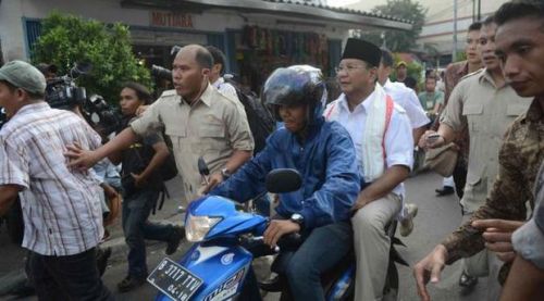 Blusukan Prabowo Dinilai Hanya Upaya Pencitraan, Nico: Buktinya Kabur dari Pasar Pakai Ojek