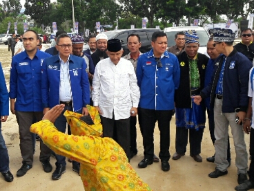 Amien Rais dan Zulkifli Hasan Tiba di Lapangan Sampoerna Pekanbaru, Kampanye Akbar Syamsuar - Edy Nasution