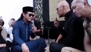 GoRiau Usai Bersyahadat, Deddy Corbuzier Teteskan Air Mata