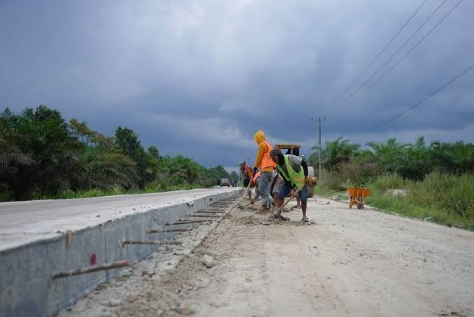 Perbaiki 27 Kilometer Jalan di Mahato, Pemprov Riau Ajak Perusahaan Kolaborasi