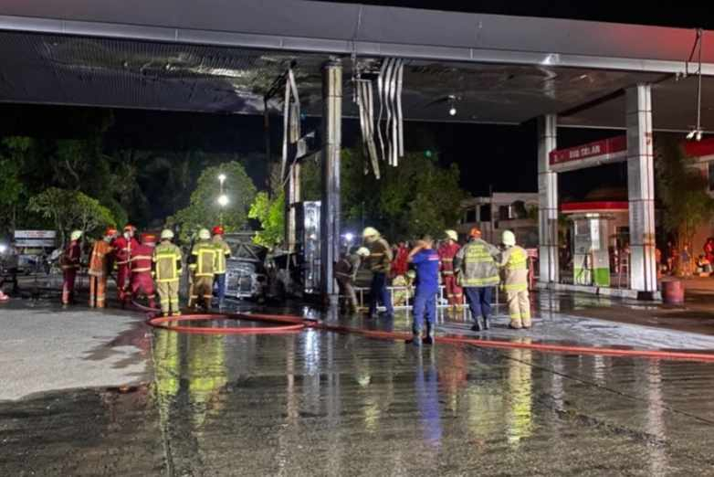 Kijang Kapsul dan Pompa BBM Ludes Terbakar di Hangtuah Ujung Pekanbaru, Polisi Gelar Olah TKP