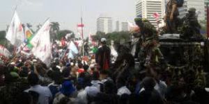 GoRiau Panik Hindari Gas Air Mata, Massa Prabowo Terinjak-injak