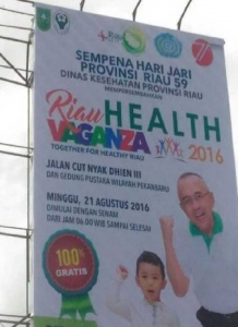 GoRiau Waduh, Baliho Raksasa Gubernur Riau untuk Acara Kesehatan Salah Ketik, Hari Jadi Tertulis Hari Jari