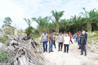 GoRiau Gubernur Abdul Wahid Tinjau Lokasi PETI di Kuansing, Tegaskan Tata Kelola Tambang Rakyat Akan Dibenahi