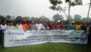 GoRiau Karyawan RAPP Estate Logas Serahkan Bantuan di Dua Desa