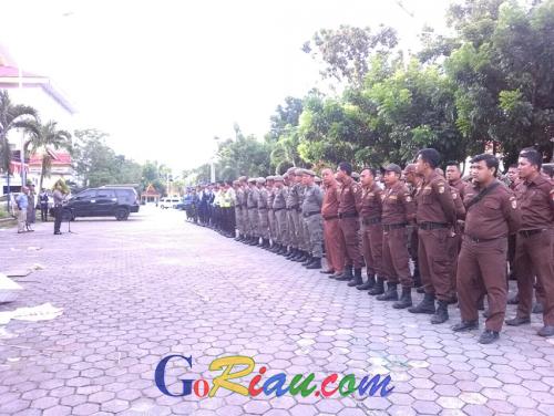 Petugas Satpol PP Kota Pekanbaru Kembali Sisir PKL di Jalan Teratai dan Seroja