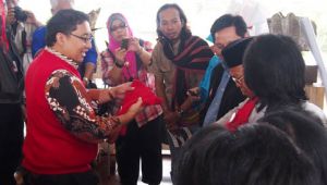GoRiau Perhimpunan Sastra Budaya Negara Serumpun Dideklarasikan di Rumah Budaya Fadli Zon