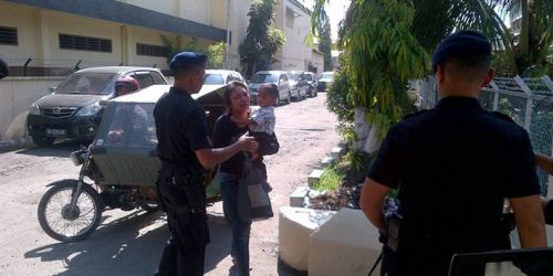 Baru Datang dari Pekanbaru, Istri Brimob yang Tewas Ditikam Anggota TNI Histeris