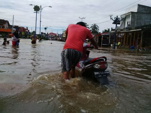 Banjir Makin Tinggi, Jalan Bonai - Duri Putus Total