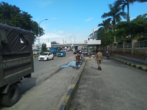 Gelar Penertiban di Mal SKA, Rambu Dilarang Parkir Dipotong OTK
