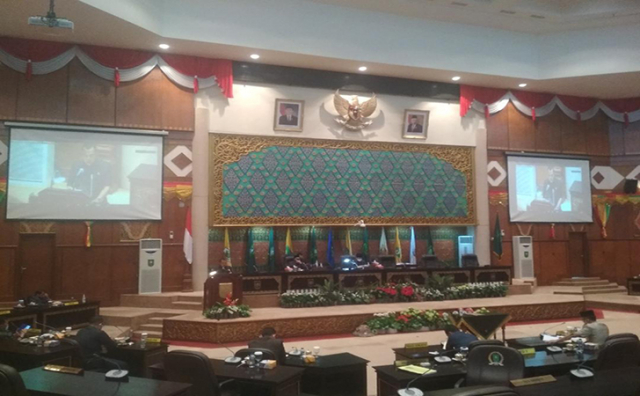 DPRD Riau Sahkan APBD Perubahan Rp8,7 Triliun