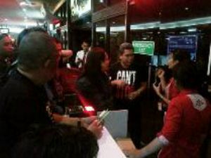 GoRiau Delay 3 Jam, Ratusan Penumpang Lion Air Mengamuk