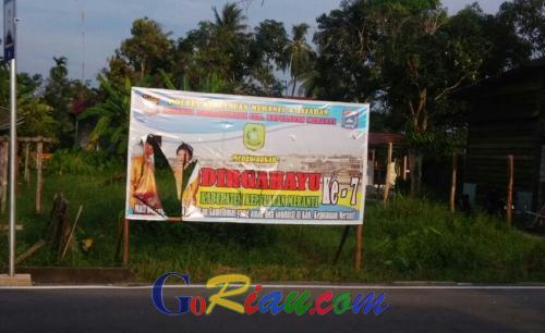 Baliho HUT ke-7 Meranti dari Kapolres Dirusak, Padahal Tak Mengganggu