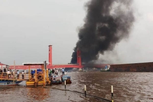 Perahu Meledak di Sungai Musi, Arus Lalu Lintas di Jembatan Ampera Sempat Ditutup