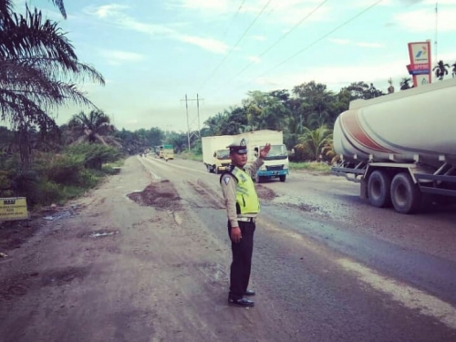 Antisipasi Kecelakaan di Jalan Lintas Timur Sumatera Ini yang Dilakukan Polres Siak dan Bengkalis
