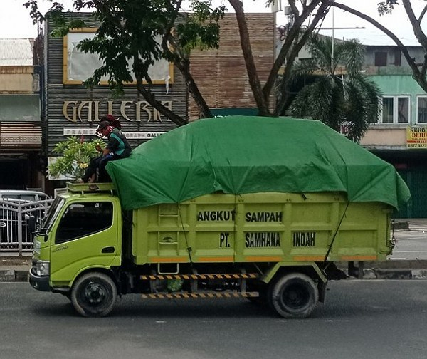 Samhana Indah dan Godang Tua Kembali Menangkan Pengangkutan Sampah di Pekanbaru, Roni: Harusnya Dibacklist