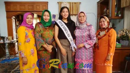 Minta Dukungan Stakeholder, Finalis Puteri Indonesia Asal Riau Sambingi Istri Plt Gubri
