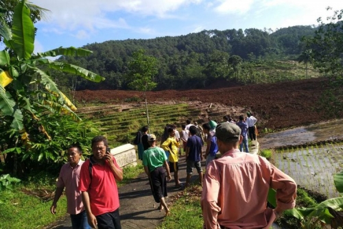 11 Petani di Brebes Hilang Tertimbun Longsor Saat Bekerja di Sawah
