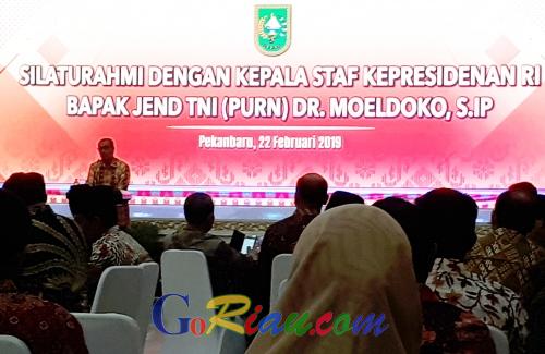 Di Depan Moeldoko, Gubernur Riau Puji Langkah Cepat Wan Thamrin Menetapkan Status Siaga Karlahut