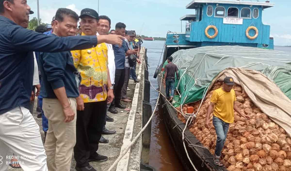 Buka Kembali Kran Ekspor Lewat Pelabuhan Parit 21 Tembilahan, Pj Bupati Inhil Herman: Agar Tidak Terjadi Monopoli
