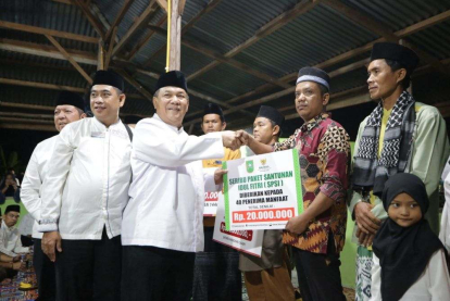 GoRiau Safari Ramadan di Kampar, Wakil Gubernur Riau Salurkan Berbagai Paket Bantuan dan Kado Dai