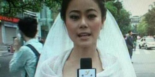 Demi Liput Gempa, Reporter Ini Lari dari Pernikahannya Sendiri