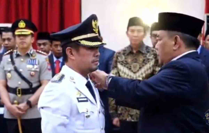 Pj Gubernur Riau Resmi Lantik Risnandar Mahiwa Sebagai Pj Wako Pekanbaru