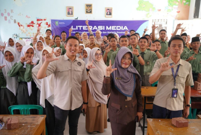 Siswa SMAN 16 Pekanbaru Ikuti Literasi Media Diskominfotik Riau