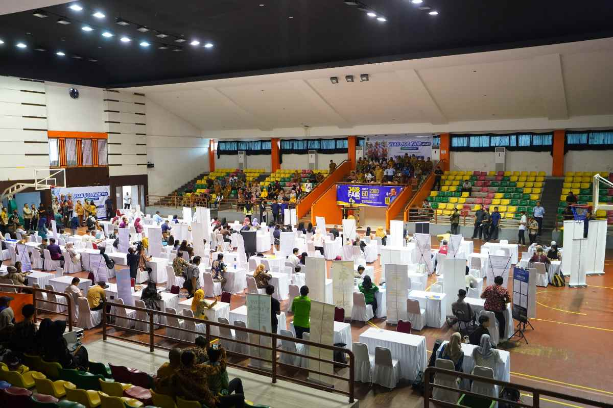 Ratusan Pencari Kerja Padati Job Fair 2026 di Sukaramai Trade Center Pekanbaru