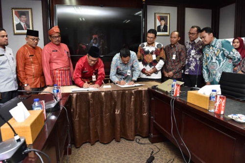 Bank Riau Kepri MOU Setoran Wakaf bersama Badan Wakaf Indonesia Perwakilan Provinsi Riau