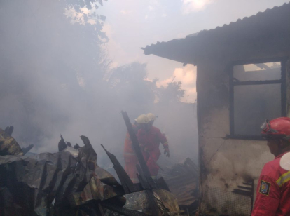 GoRiau Sempat Terjebak di Dalam Rumah, Kakek dan Istri Ini Lolos dari Maut Saat Rumahnya Terbakar
