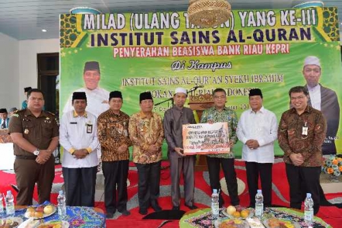 Dukung Institut Sains Al-Quran Syekh Ibrahim, Bank Riau Kepri Salurkan Beasiswa Senilai Rp 90 Juta