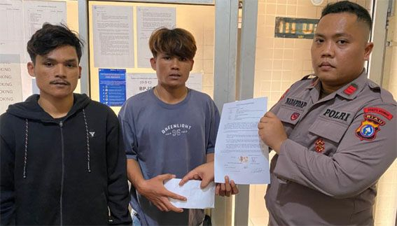 Tabrak Pemotor saat Lampu Merah, Mobil Dinas Brimob Riau Jadi Sorotan
